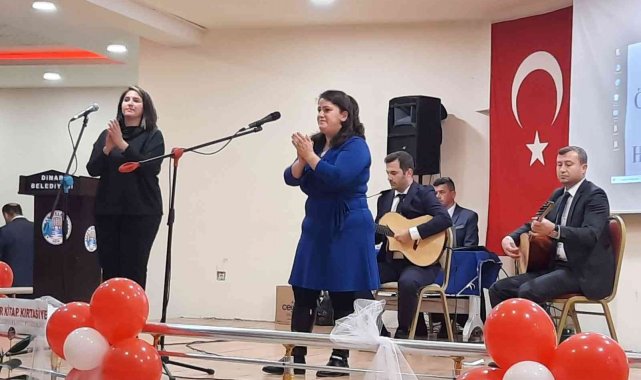 Öğretmen Günü öğretmenler korosunun seslendirdiği şarkılar ile kutlandı