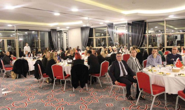 Öğretmenler yemekte buluştu