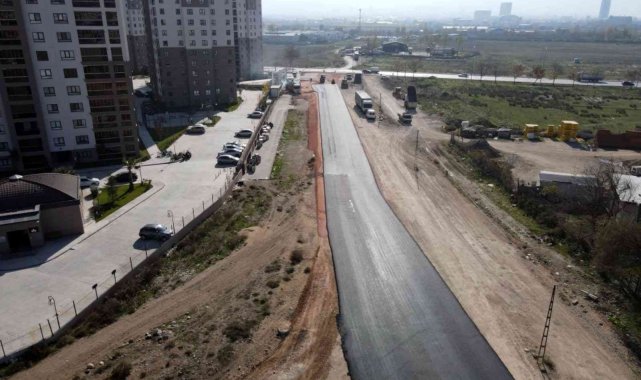 Osmangazi'de asfalt mesaisi sürüyor