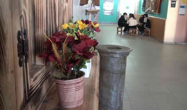 Osmanlı'nın unutulan 'Sadaka Taşı' geleneği bu okulda yaşatılıyor