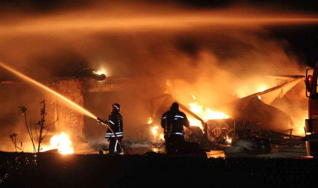 Oto lastikçide çıkan yangın kontrol altına alındı