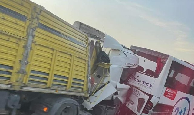 Otobüs ve tırların karıştığı zincirleme kazada 1 kişi öldü, 4 kişi yaralandı