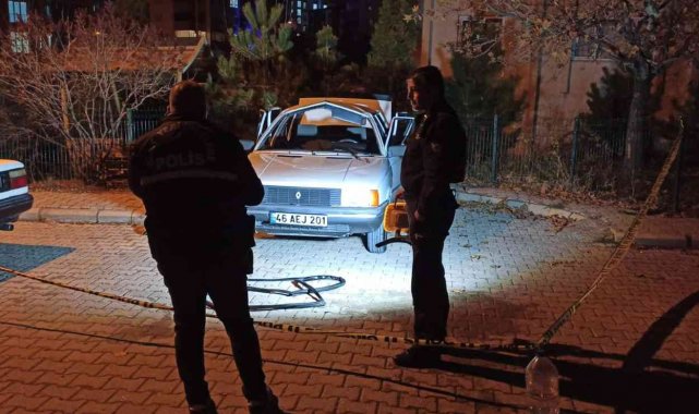 Otomobil bomba gibi patladı: 3 yaralı