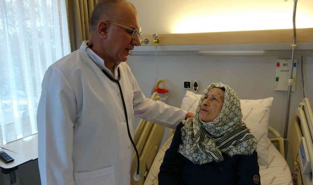 Pandemiyi bahane edip ameliyattan kaçan Huriye teyze, üç ameliyat birden oldu