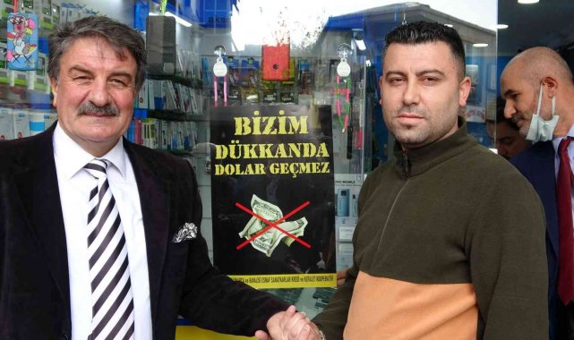 Pendik'te kapı kapı esnafı dolaşıp doları boykot ettiler