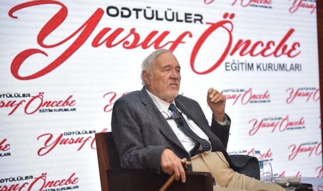 Prof. Dr. İlber Ortaylı, Ankara'da öğrencilerle bir araya geldi