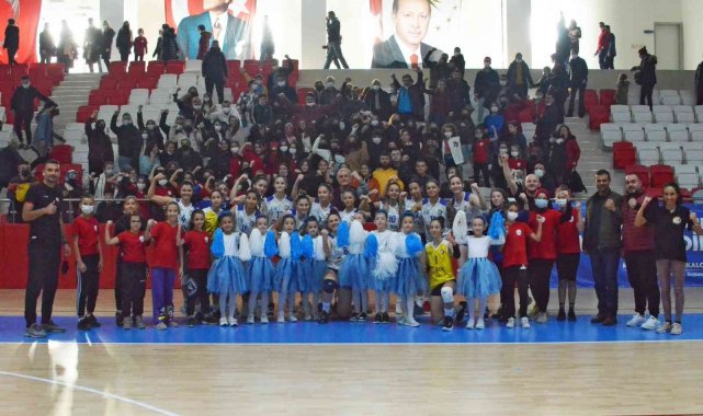 "Bizim Kızlar" galibiyete doymuyor