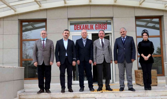 Rektör Prof. Dr. Karabulut'tan İİBF Dekanı Prof. Dr. Kızgın ile KARMER Müdiresi Doç. Dr. Işık'a hayırlı olsun ziyaretinde bulundu