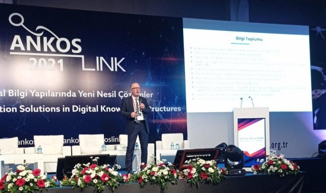 Rektör Uzun, ANKOSLink-2021'de bilgi toplumu ve üniversitelerden bahsetti