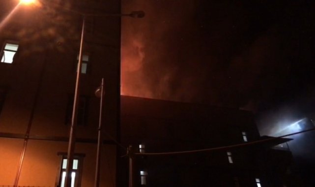 Rize'de üniversite öğrenci yurdunun çatısında yangın çıktı