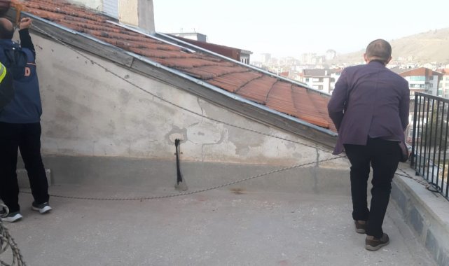 Rüzgar, güneş enerji panelini yerinden söktü