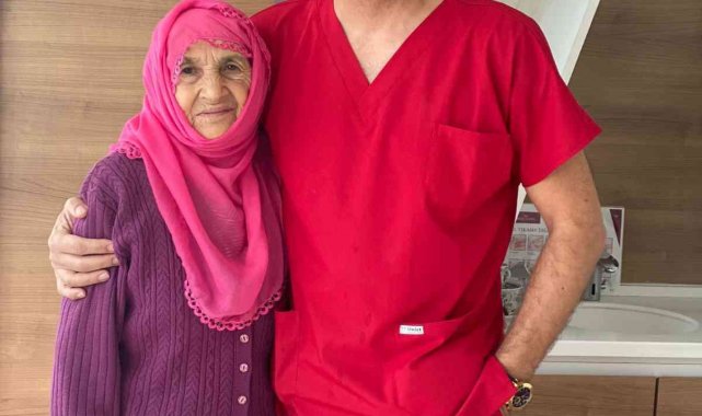 Şah damarı tıkalı olan geçici felçli hasta 2 günde ayağa kalktı