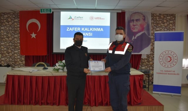 Salihli'de jandarma personeli İHA-1 pilot ehliyeti aldı