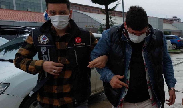 Samsun'da bir kişi araç içinde uyuşturucuyla yakalandı