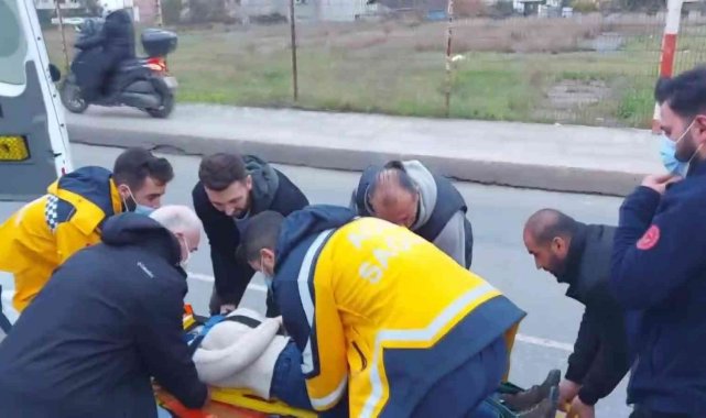 Sancaktepe'de yolun karşısına geçen kadına otomobil çarptı