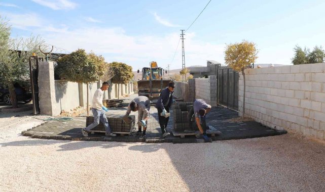 Şehitkamil'de kırsal mahallere kilit parke taşı
