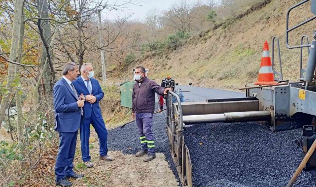 Serdivan Belediyesi asfalt serim işlemlerine devam ediyor