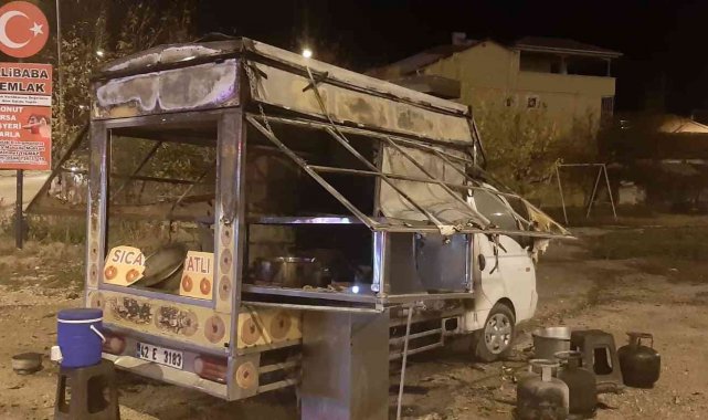 Seyyar tatlı aracında tüp parlaması: 1 yaralı