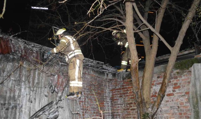 Şişli'de metruk kulübede yangın çıktı
