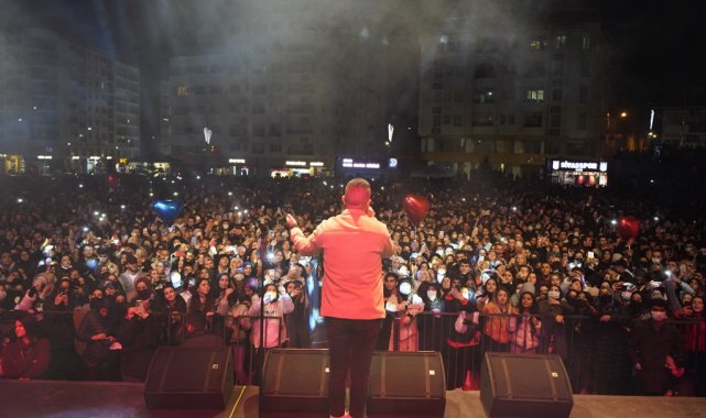 Sivas&#039;ta &quot;Kampüse hoş geldin&quot; konserleri sürüyor