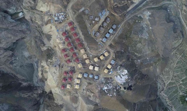 Sular altında kalacak köy için konut yapımına başlandı