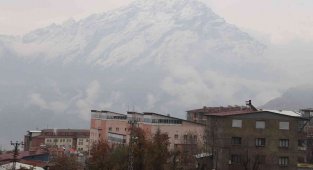 Sümbül Dağı beyaza büründü