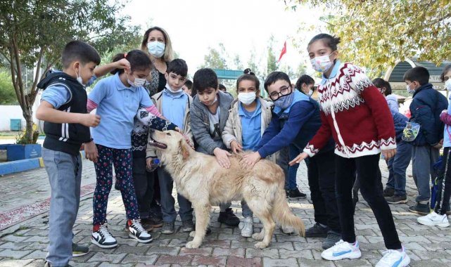 Tarsus Belediyesi, öğrencileri patili dostlarla buluşturuyor