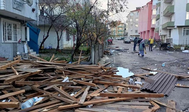 Tekirdağ&#039;da fırtınanın bilançosu ağır oldu