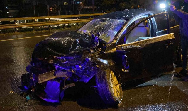 TEM Otoyolu'nda feci kaza: 2 yaralı