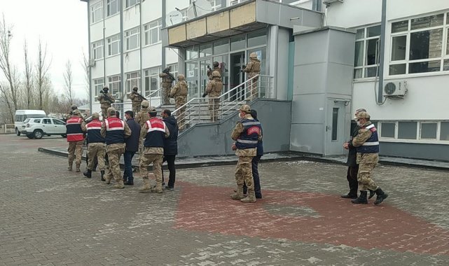 Terör örgütü PKK'ya fon sağlayan 8 kişiye gözaltı