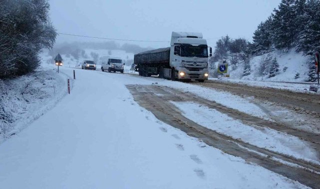 Tokat'ta kar yağışı ulaşımda aksamalara neden oldu