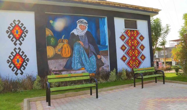 Toroslar'daki trafolar kilim motifleriyle renkleniyor