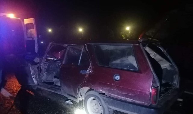 Traktörle çarpışan otomobilin sürücüsü öldü