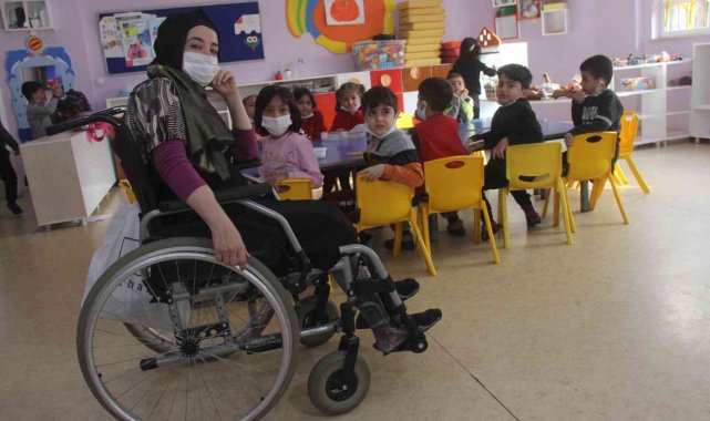 Tuba öğretmen engelleri öğrencileriyle aştı