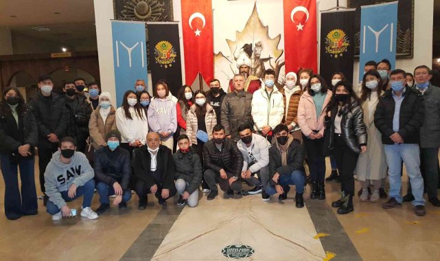 Türk Dünyası öğrencileri Bilecik'teki tarihi eserlere hayran kaldı