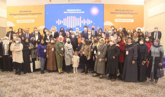 Türk ve mülteci kadınlar 'Şiddetsiz Zirve'de buluştu