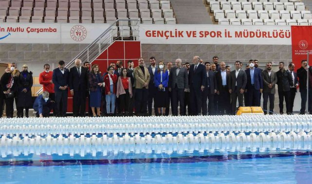 Türkiye&#039;nin en büyük olimpik yüzme havuzu Gaziantep&#039;te açıldı