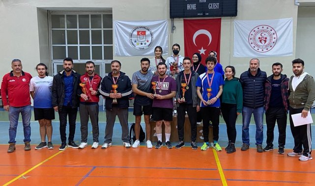 Turnuvada dereceye girenler ödüllendirildi