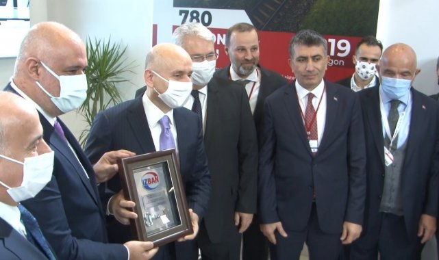 Ulaştırma ve Altyapı Bakanı Karaismailoğlu: "İstanbul'a 2 yeni metro hattı daha kazandırıyoruz"