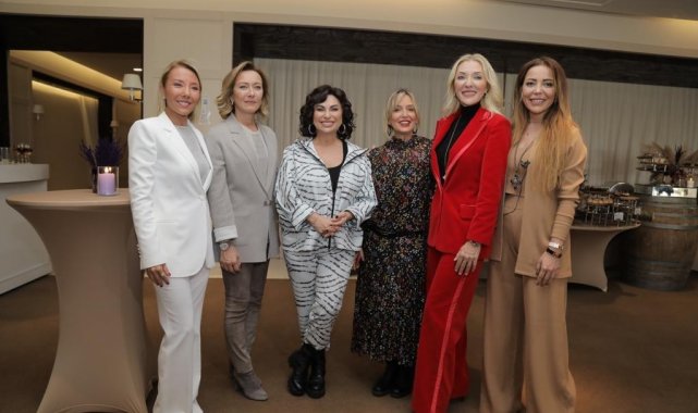 Ünlü kadınlar spa merkezi açılışında bir araya geldi