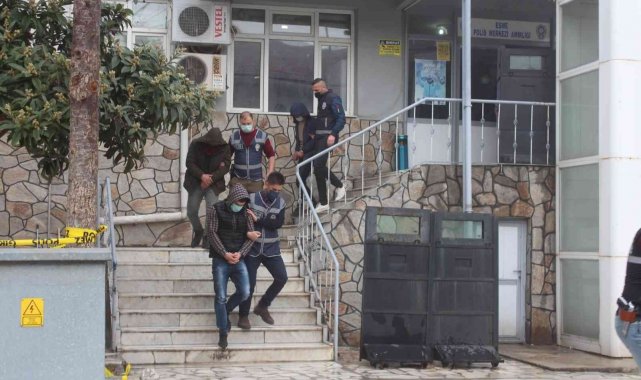 Uşak'ta 2 torbacı tutuklandı