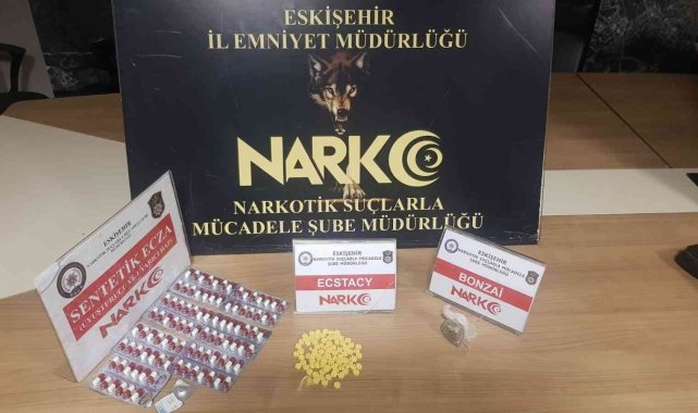 Uyuşturucu satıcısı 188 adet hap ve bonzai ile yakalandı