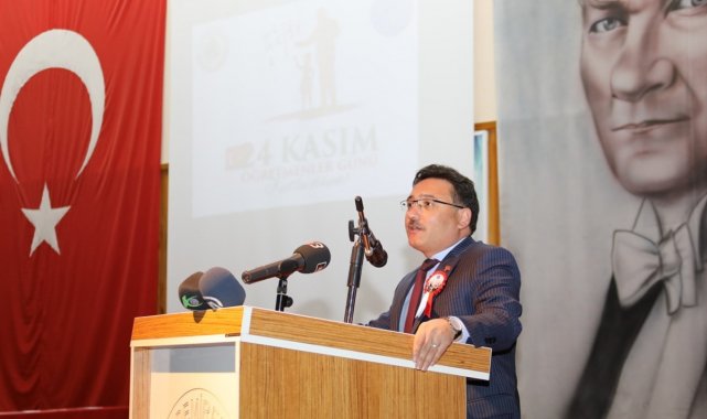 Vali Çiçek: "Terör örgütleri en çok öğretmenlerden korkuyor"