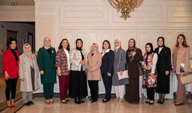 Van Büyükşehir Belediyesinin kadına yönelik şiddette karşı seminerleri sürüyor