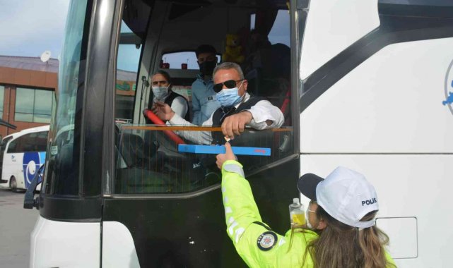 Van polisi sürücüleri unutmadı