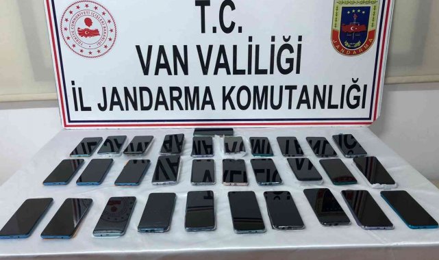 Van'da 31 adet kaçak cep telefonu ele geçirildi