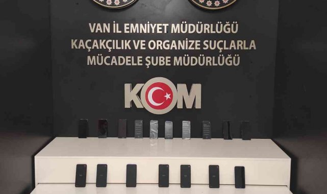 Van'da kaçak cep telefonu ve ilaç ile sahte para ele geçirildi