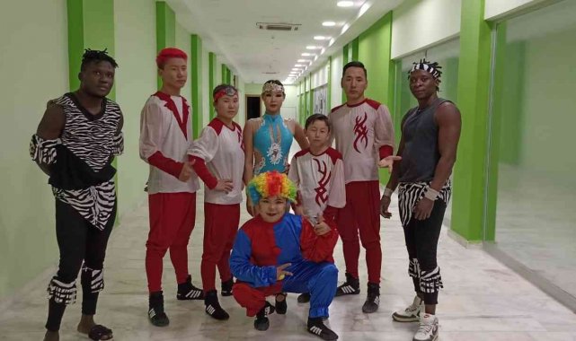 Van'da sirk gösterisi