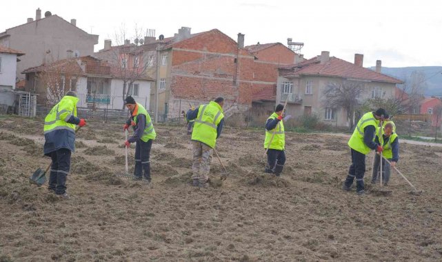 Vefa Futbol Sahası yeniden kullanıma hazır hale getiriliyor