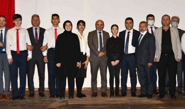 Yalova'da öğretmenlere yakışır kutlama